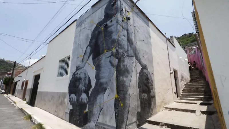 Dos Visiones un Mismo Espacio / Murales Hércules